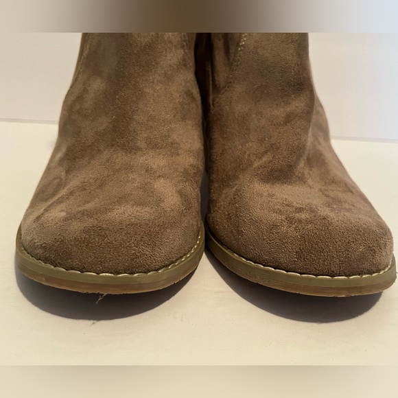 DV8 by Dolce Vita Jonah Stretch Bootie - Picture 13 of 15